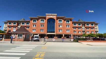 L'un des suspects du meurtre, qui a tué le chauffeur de taxi en le poignardant à plusieurs reprises à Kastamonu, avait poignardé son professeur avant