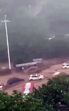 luvias en el norte de China dejan dos fallecidos y 100.000 evacuados 2/3