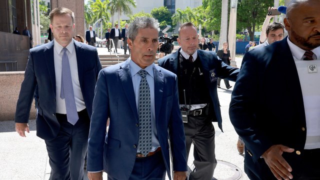 Colaborador de Trump compareció ante un tribunal por el caso de los documentos confidenciales