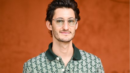 Pierre Niney "profondément triste" : son hommage bouleversant à une fan décédée à 18 ans