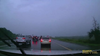 Quand la foudre frappe tout proche