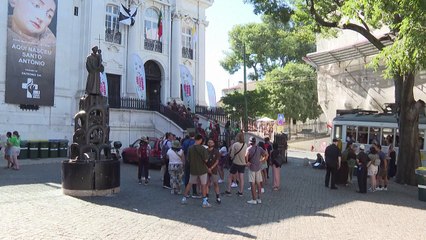 Jóvenes de todo el mundo esperan al papa Francisco en Lisboa