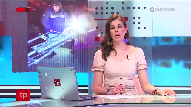 Un muerto y tres heridos es el saldo del choque de un minibús contra un camión en El Alto