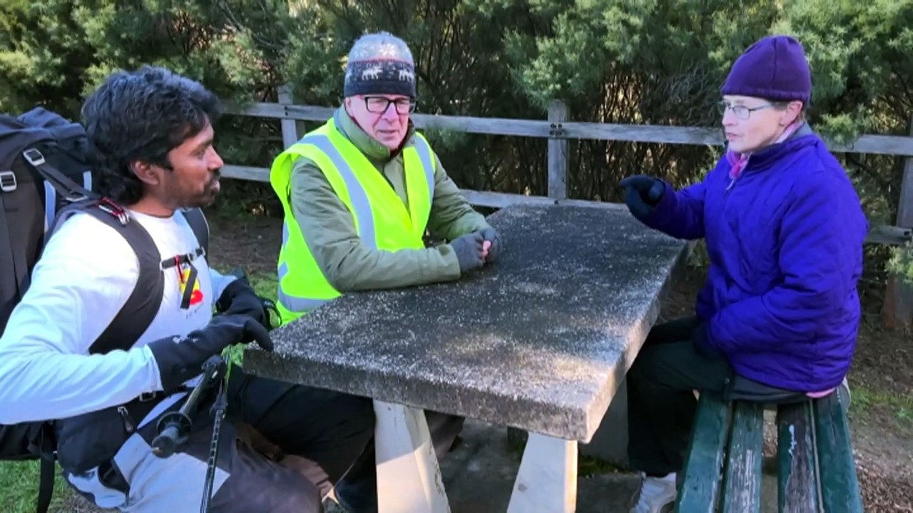 Ballarat refugee starts 1,000km walk campaigning for refugees in limbo