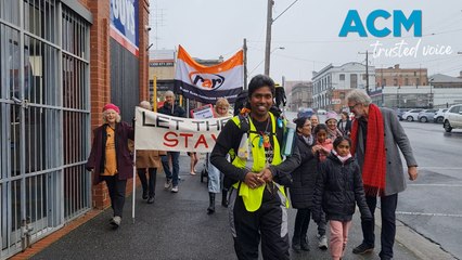 Refugee walks 1000km across Victoria and southern NSW