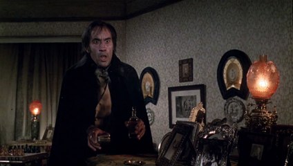 Je suis un monstre Bande-annonce (EN)