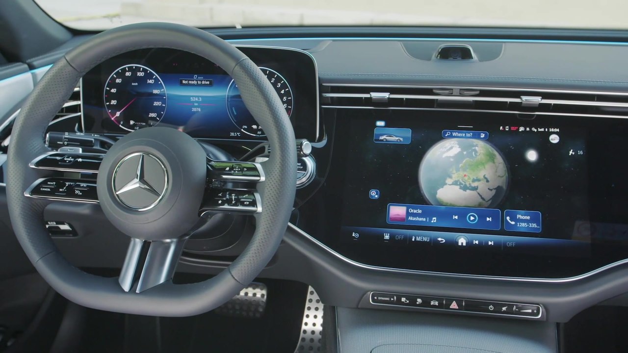 Die neue Mercedes-Benz E-Klasse - der Digitale Fahrzeugschlüssel für iPhone und Apple Watch als Teil des KEYLESS-GO Komfort-Pakets