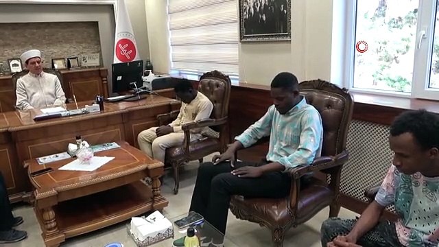 Beninli genç Kelime-i Şehadet getirerek Müslüman oldu, Halit ismini aldı