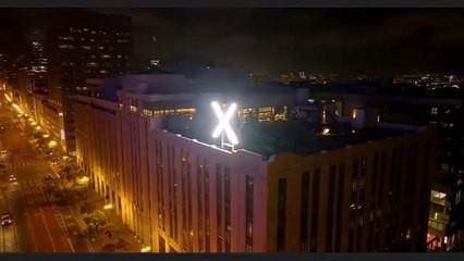 Le logo géant ＂X＂ au siège de Twitter a été supprimé après des plaintes