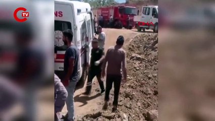 Diyarbakır’da iş cinayeti Yol çalışması yapan iş makinesinin üzerine kayalar düştü!