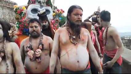 जयपुर में महाकाल सा नजारा: तन पर भस्म, गले में मुंडमाला धारण कर गलता से निकली अघोरियों की टोली, देखें वीडियो