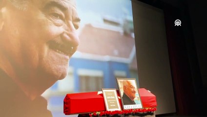 Guinness Rekorlar Kitabı'na adını yazdıran ünlü senarist Safa Önal son yolculuğuna uğurlanıyor