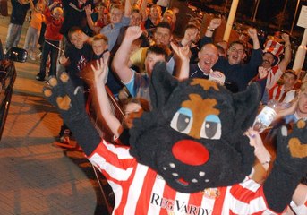 SAFC fans enjoying some midnight queuing