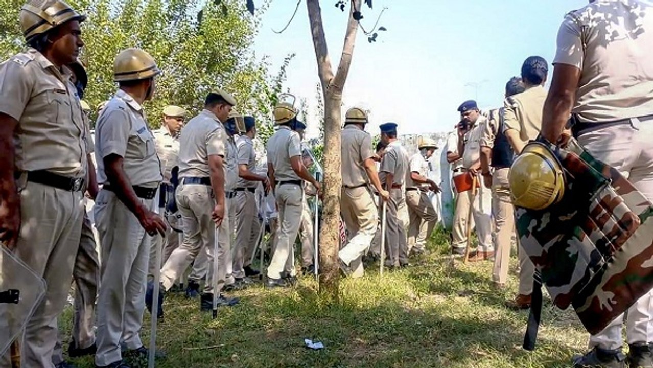 हरियाणा: हिंसक झड़प के बाद स्थिति खराब, महिलाओं-बच्चों समेत ढाई हजार लोगों ने मंदिर में ली शरण