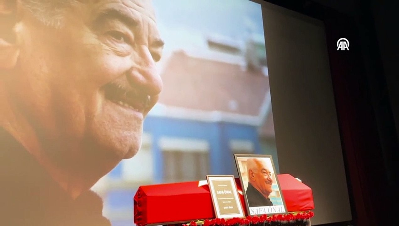 Le célèbre scénariste Safa Önal, dont le nom est inscrit dans le Livre Guinness des records, est expulsé pour son dernier voyage