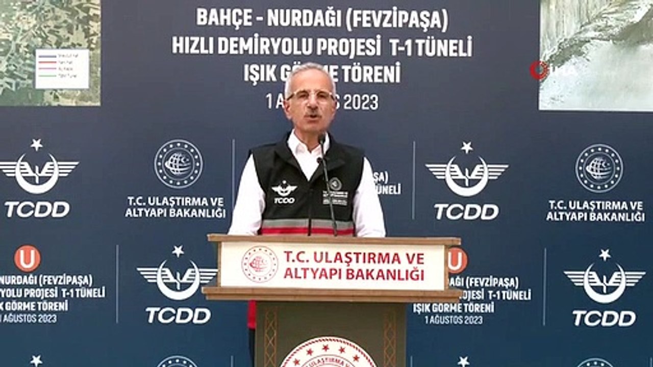 Bakan Uraloğlu, Bahçe-Nurdağı Varyantı Demir Yolu Tüneli Işık Görme Töreni'ne katıldı