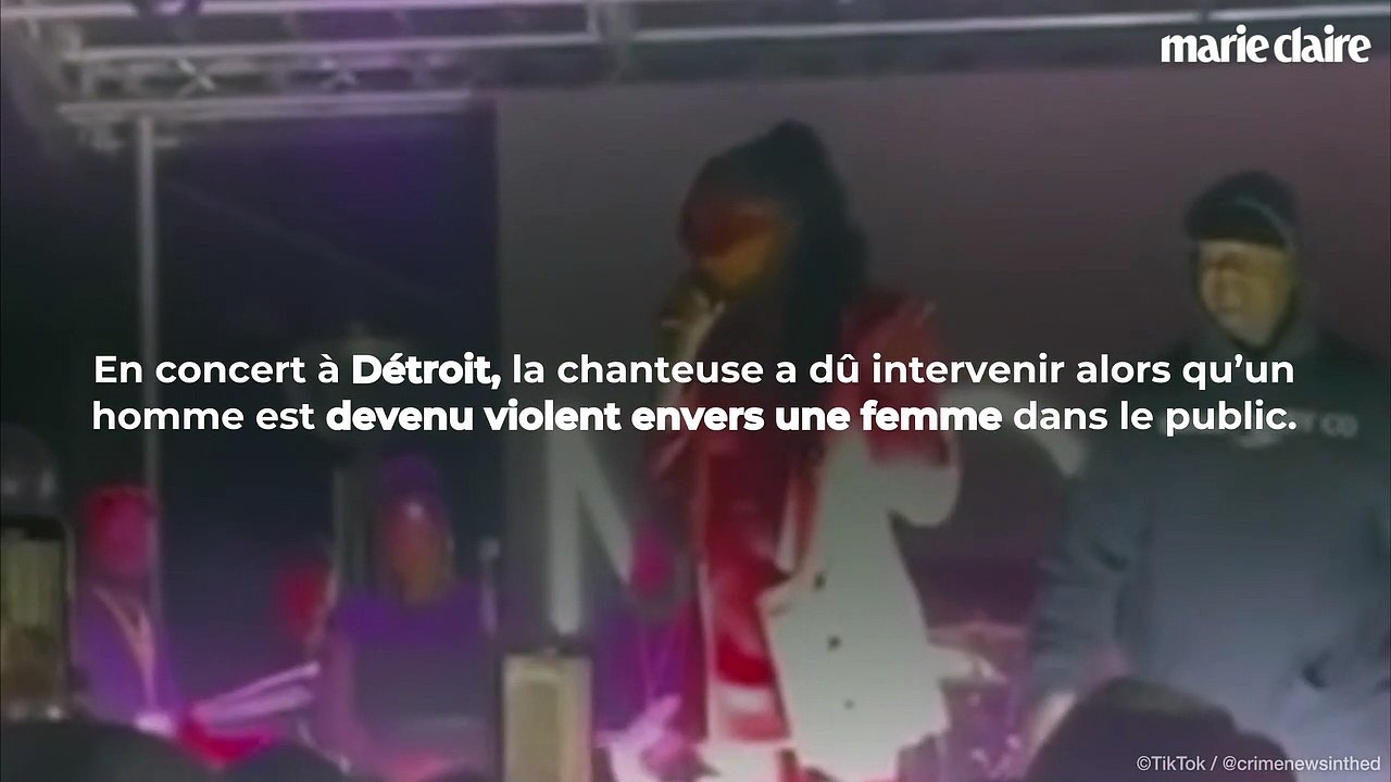La chanteuse Monica défend une femme agressée par un homme pendant son concert