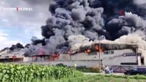 Bursa'da fabrika yangını! Alevler 3 fabrikaya daha sıçradı