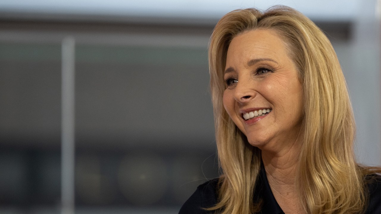 Jennifer Aniston and Courteney Cox Had the Sweetest Birthday Messages For Lisa Kudrow