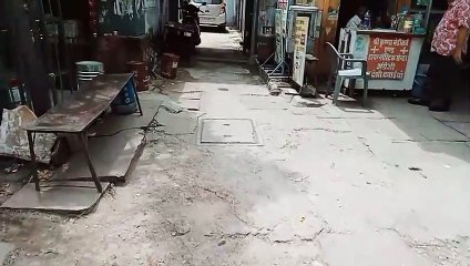 घर की देहरी से ऊंची बना दी सड़क, थोड़ी बारिश में बहुत पानी और ढेर सारी परेशानी, देखें वीडियो