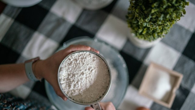 8 Substitutes for Baking Powder to Use When You Run Out
