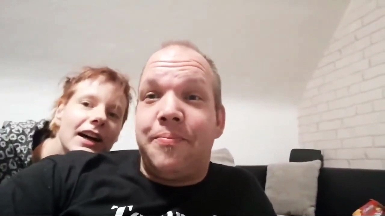 Big Daddy Rey droht der NGO mit Waffengewalt.