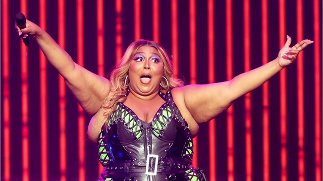 Voici - Lizzo : trois danseuses portent plainte contre la chanteuse pour harcèlement sexuel