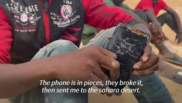 African migrants wander desert between Tunisia and Libya