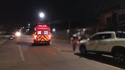 Adolescente de bicicleta fica ferido ao ser atingido por carro no Neva