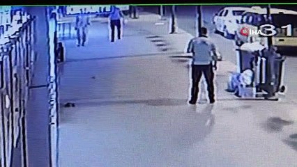 Kadını gasp etmeye çalışan yabancı uyruklu şahsı güvenlik görevlisi engelledi