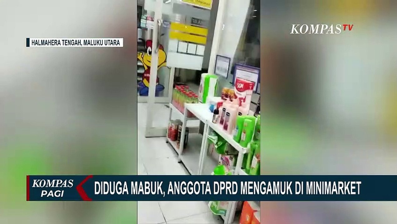Diduga Mabuk, Anggota DPRD Halmahera Tengah Ngamuk di Minimarket Bawa Sekop Hingga Pukul Warga!