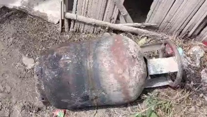 कटिहार: गैस सिलेंडर फटने से लगी भीषण आग, सब कुछ जलकर हुआ राख
