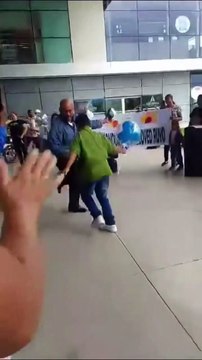 Hondureño es recibido con fiesta tras volver después de muchos años de Estados Unidos