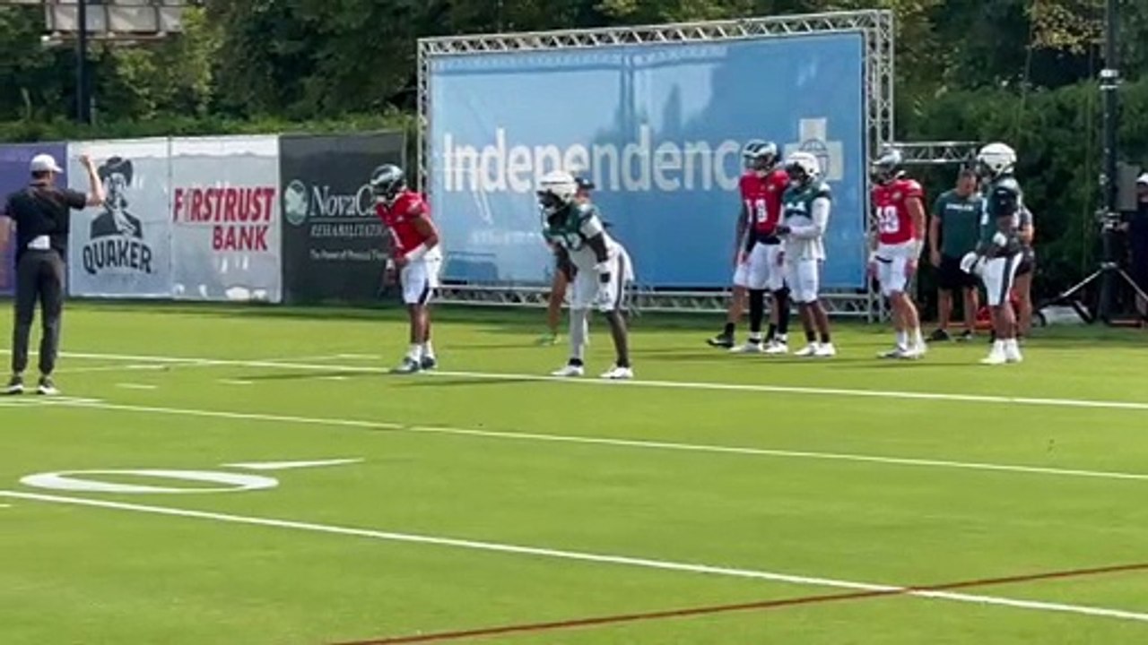 Eagles QBs and RBs work on Aug. 1, 2023 video Dailymotion