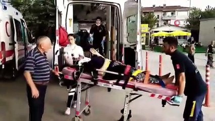 Bursa'da kamyonet ile otomobil çarpıştı: 6 yaralı