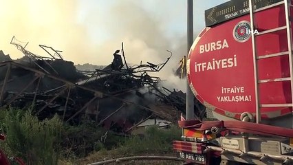 10 usines réduites en cendres par le feu à Inegol