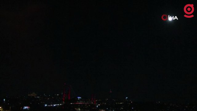Süper Ay İstanbul'dan böyle görüntülendi