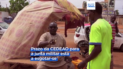 Voo de resgate do Níger aterra em Paris com portugueses a bordo