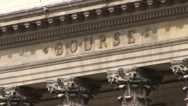 CAC 40 : la Bourse rouge vif, la dégradation de la note des Etats-Unis pèse