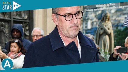PHOTO Christophe Dechavanne, la main bien amochée : il montre sa blessure douloureuse et très impres