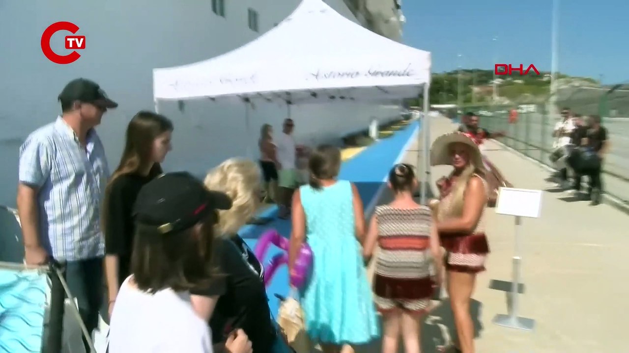 AMASRA'YA 922 RUS YOLCUYLA GELEN KRUVAZİYER, DAVUL VE ZURNA İLE KARŞILANDI
