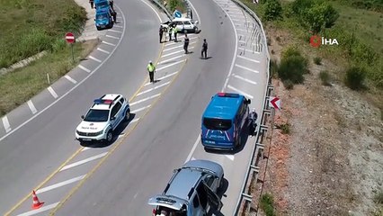Otomobil bariyere saplandı: 1 ölü