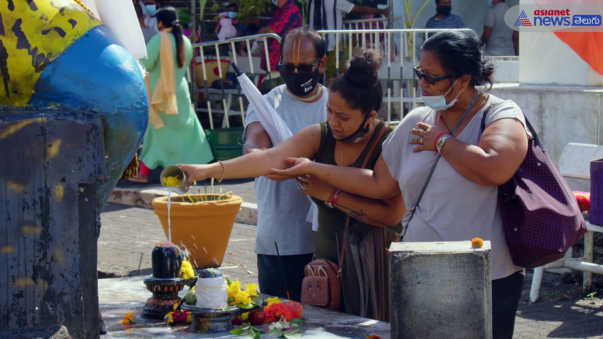 డిప్రెషన్ నుండి బయటపడటానికి శ్రావణమాసం హెల్ప్ చేస్తుంది..అదెలా అంటారా...ఈ వీడియో చూడండి...