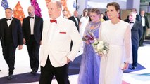 Camille Gottlieb illumine avec beauté et brillance la Gala de la Croix-Rouge auprès du Prince Albert