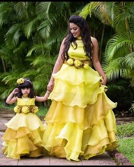 Mother daughter same Colour dress designing ideas