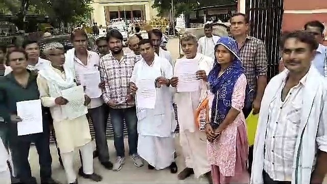 खेल मैदानों पर अतिक्रमण से ग्रामीणों में रोष, पहुंचे कलक्ट्रेट