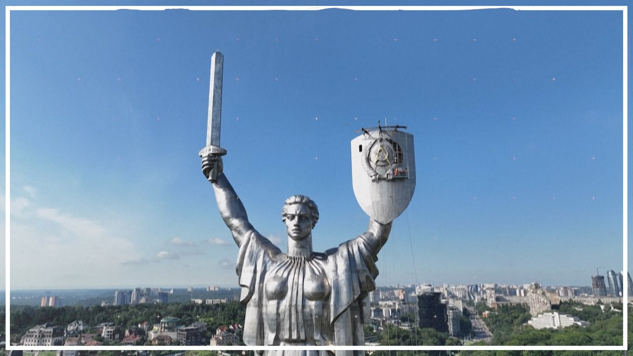 Ukraine entfernt Sowjetsymbole von Wahrzeichen