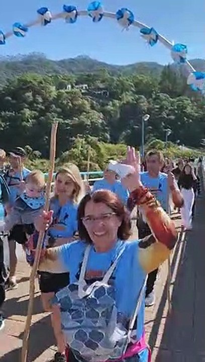 Peregrinos fazem caminho religioso de 165 km por santuários de SC: “Só quem faz pode sentir”