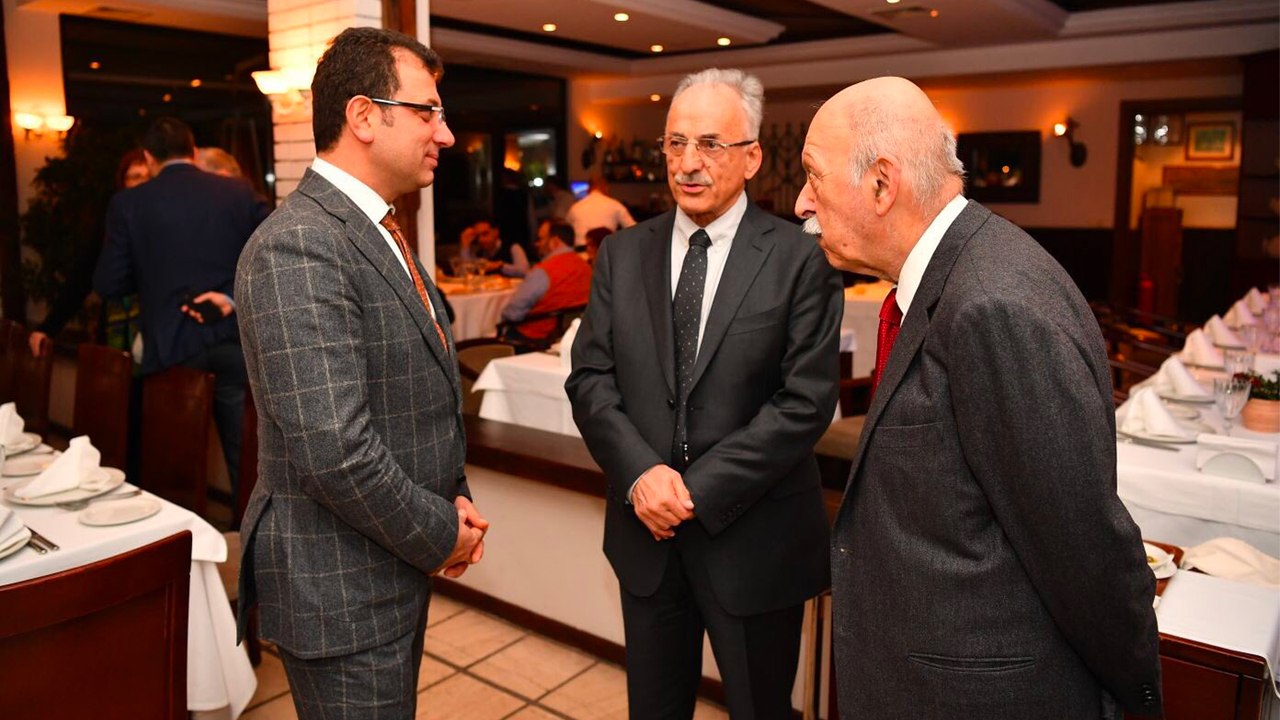 Eski SHP Genel Başkanı Murat Karayalçın: İstanbul’un çıkarı için Ekrem Bey’in İBB adayı olması gerekiyor, bunu kendisine de söyledim; Ekrem Bey'in de gülümseyerek karşıladığını ifade edebilirim