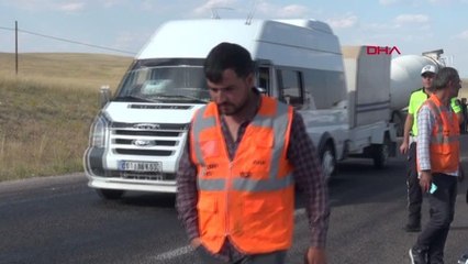 Sivas'ta Beton Mikseri Otomobile Çarptı: 2 Ölü, 1 Yaralı